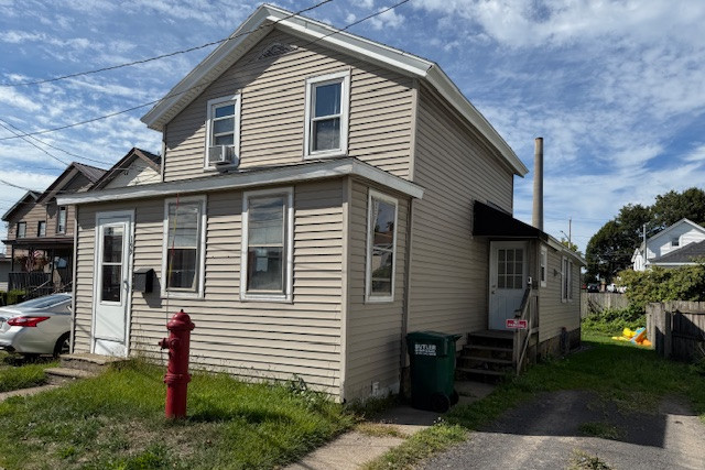 199 W Bridge St